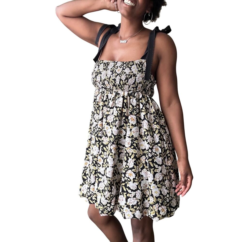 🥶 En Saison Black and White Ditsy Floral Dress Size Medium